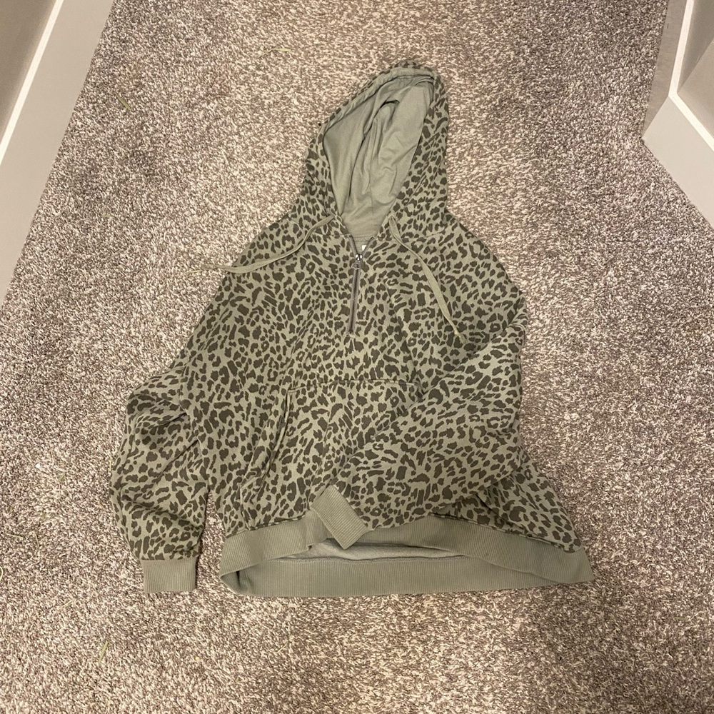 AE Leaped print half zip